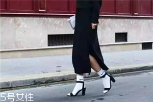 襪子怎么搭配時尚？襪子外露搭配圖片