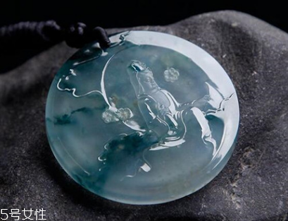 翡翠可以戴著洗澡嗎？翡翠洗澡能戴嗎