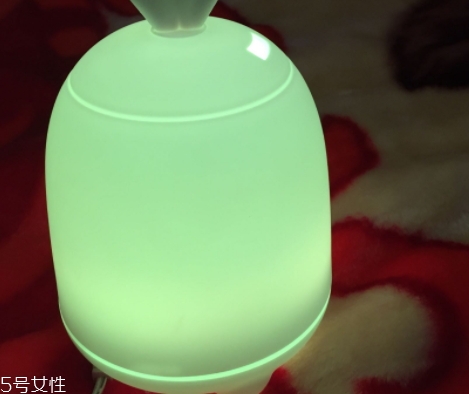 香薰機(jī)可以加香水嗎？香薰機(jī)香水可以代替精油嗎