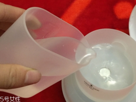 香薰機(jī)可以加香水嗎？香薰機(jī)香水可以代替精油嗎