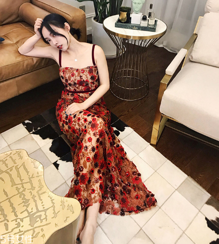 吊帶裙適合什么身材？吊帶裙穿搭圖片
