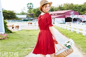 下半身胖怎么搭配衣服？下半身胖穿搭技巧