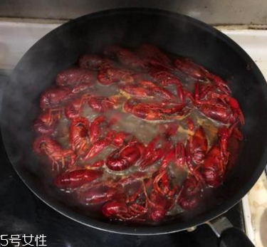 麻辣小龍蝦是發(fā)物嗎？麻辣小龍蝦的性質(zhì)