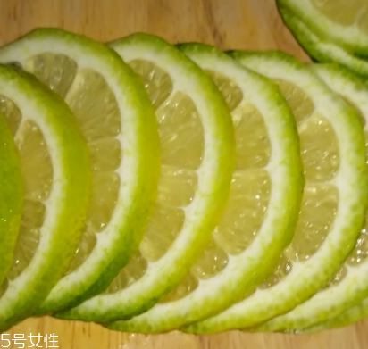 青檸檬可以敷臉嗎？青檸檬敷臉能美白嗎？