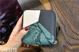錢包長(zhǎng)毛了怎么清洗？錢包長(zhǎng)毛清洗方法