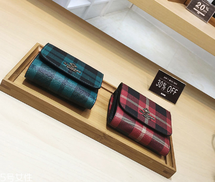 錢(qián)包需要經(jīng)常換嗎？錢(qián)包更換的時(shí)間間隔