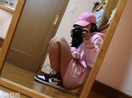 aj 1黑腳趾有女款嗎？aj 1黑腳趾有女生碼數(shù)嗎