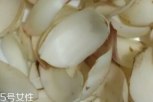 新鮮百合可以燉藕嗎？新鮮百合燉藕好吃嗎？