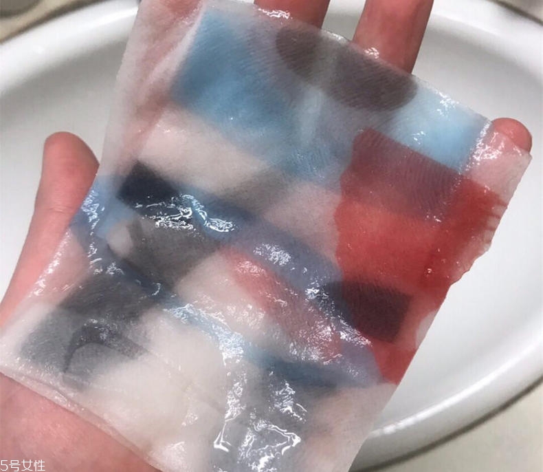 pure smile藝妓臉譜面膜有幾個版本？適合敏感肌嗎？