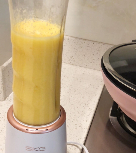 skg和小熊哪個(gè)品牌好？skg和小熊對比