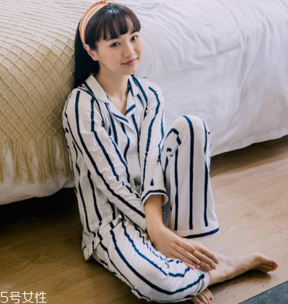 睡衣上的奶漬怎么去除？睡衣上有奶漬怎么洗