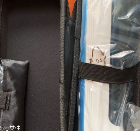 沖牙器和牙線哪個(gè)好？沖牙器和牙線的優(yōu)缺點(diǎn)