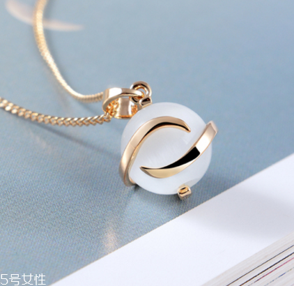 項鏈是黃金還是鉑金好？項鏈買黃金還是鉑金