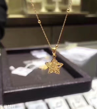 項鏈?zhǔn)屈S金還是k金好？項鏈選黃金還是k金