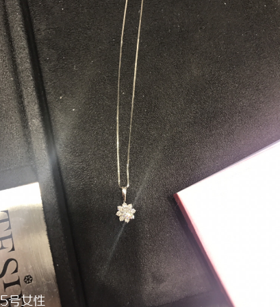 項鏈褪色怎么辦？項鏈退色處理方法