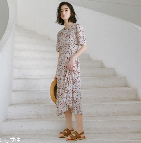 小個(gè)子女生穿什么裙子好看？小個(gè)子女生穿搭技巧