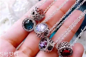 項(xiàng)鏈上的wk是什么意思？項(xiàng)鏈上wk代表什么含義