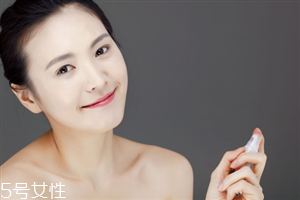 肌底液和精華哪個重要 護(hù)膚美容小貼士