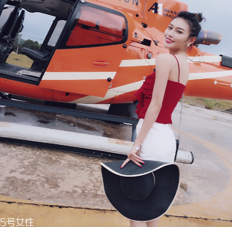 皮膚黃穿什么顏色顯白？適合黃皮女生的衣服顏色
