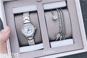 fossil手表防水嗎？fossil手表防水性怎么樣？