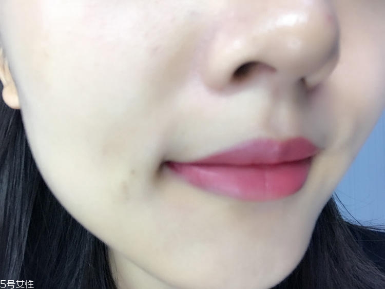 mac brick o la口紅日常嗎？mac brick o la上嘴圖