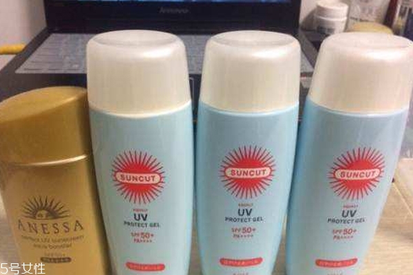 高絲suncut藍(lán)瓶防曬霜是物理防曬嗎？會(huì)不會(huì)搓泥