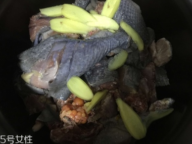 烏雞下奶嗎？烏雞怎么吃下奶？