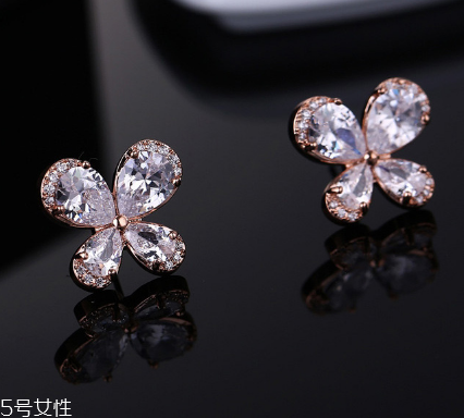 耳釘什么材質(zhì)的好？耳釘買什么材質(zhì)好？
