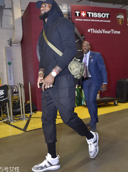 john elliott聯(lián)名nike lebron icon什么時(shí)候發(fā)售？