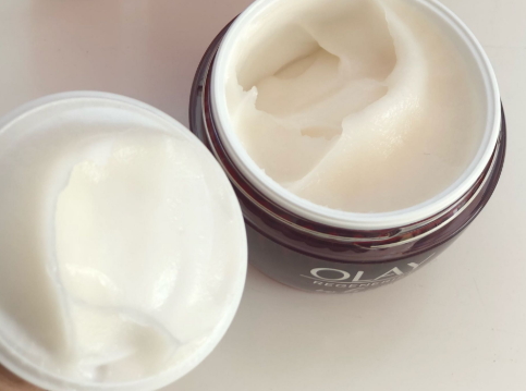 olay空氣霜怎么樣？olay空氣霜搓泥嗎？