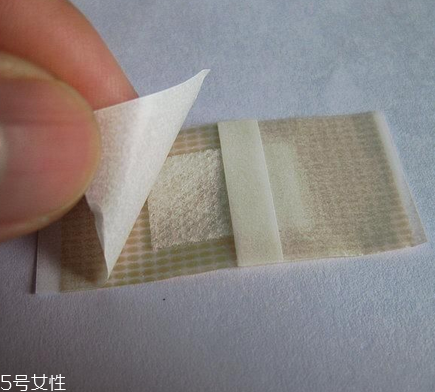 創(chuàng)可貼可以貼臉上嗎？臉上能貼創(chuàng)可貼嗎？