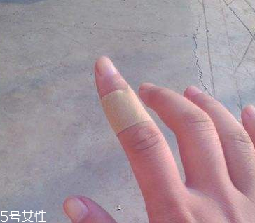 創(chuàng)可貼可以帶上飛機(jī)嗎？