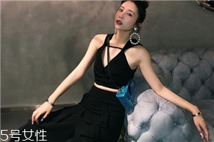 今年夏天流行什么露臍裝？今夏最火的露臍裝搭配