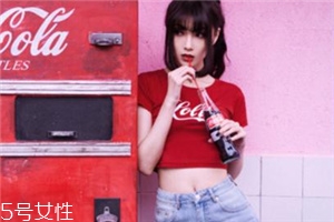 夏天穿紅色衣服吸熱嗎？夏天穿紅色會熱嗎？