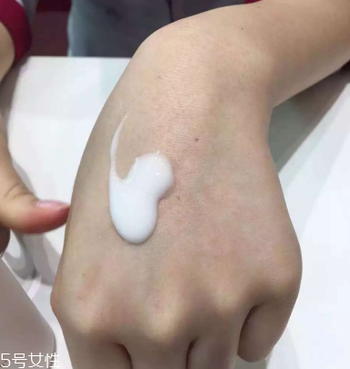 乳液可以當(dāng)妝前乳嗎？乳液當(dāng)妝前乳用好嗎？