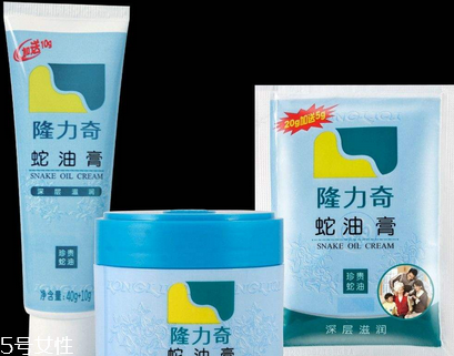 蛇油膏能治灰指甲嗎？灰指甲能用蛇油膏治嗎？