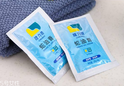 蛇油膏是不是越擦越黑？蛇油膏擦了會(huì)變黑嗎？