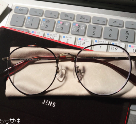 jins防藍(lán)光眼鏡有用嗎？jins防藍(lán)光眼鏡有效果嗎？
