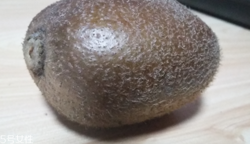 綠心獼猴桃硬的能吃嗎？硬的綠心獼猴桃能吃嗎？