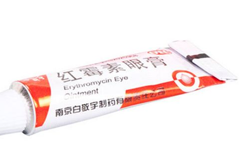 紅霉素眼膏是抗生素嗎？紅霉素眼膏含有抗生素嗎？