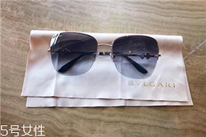太陽鏡上的膠怎么清洗？太陽鏡上的膠水用什么洗？
