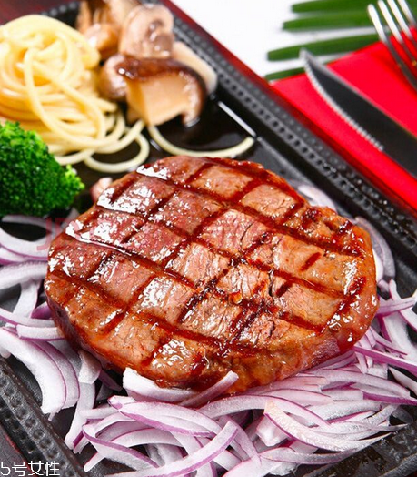 西冷牛排如何腌制肉嫩？西冷牛排腌制方法