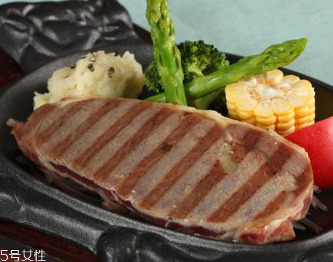 西冷牛排有肥肉嗎？西冷牛排是瘦肉嗎？