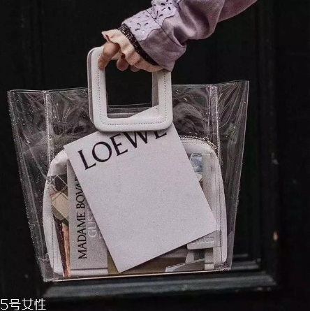 度假背什么包包好看？度假適合背什么包包？