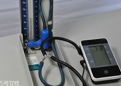 血壓計(jì)能用充電電池嗎？