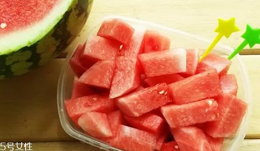 西瓜汁怎么洗掉？怎樣避免西瓜汁弄臟衣物？