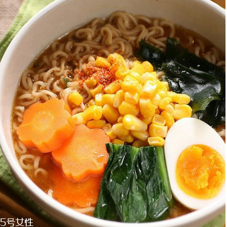 方便面加牛奶好吃嗎？牛奶方便面是黑暗料理嗎？