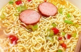 方便面是不是零食？方便面是不是發(fā)物？