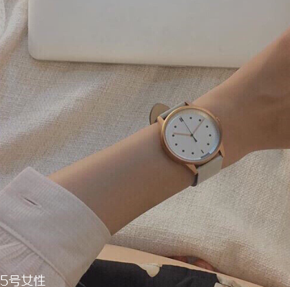 手表和手鐲能一起帶嗎？手表和手鐲怎么同時帶？