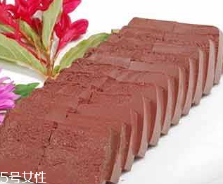 雞血會(huì)不會(huì)很臟？雞血怎么去灰塵？